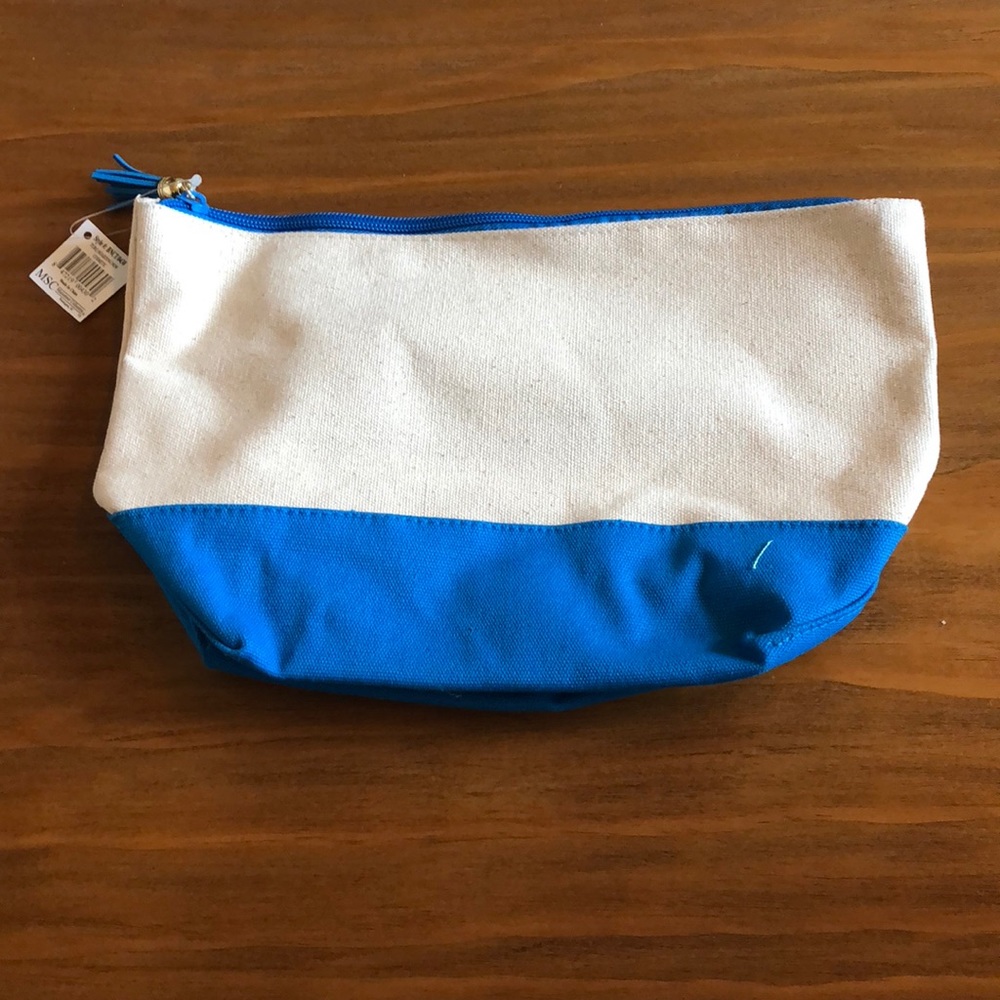Blue/cream canvas pouch with zipper